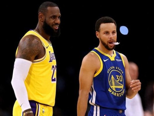 2K18湖人攻略（NBA2K18中湖人队的必备战术、球员选择与训练方法）